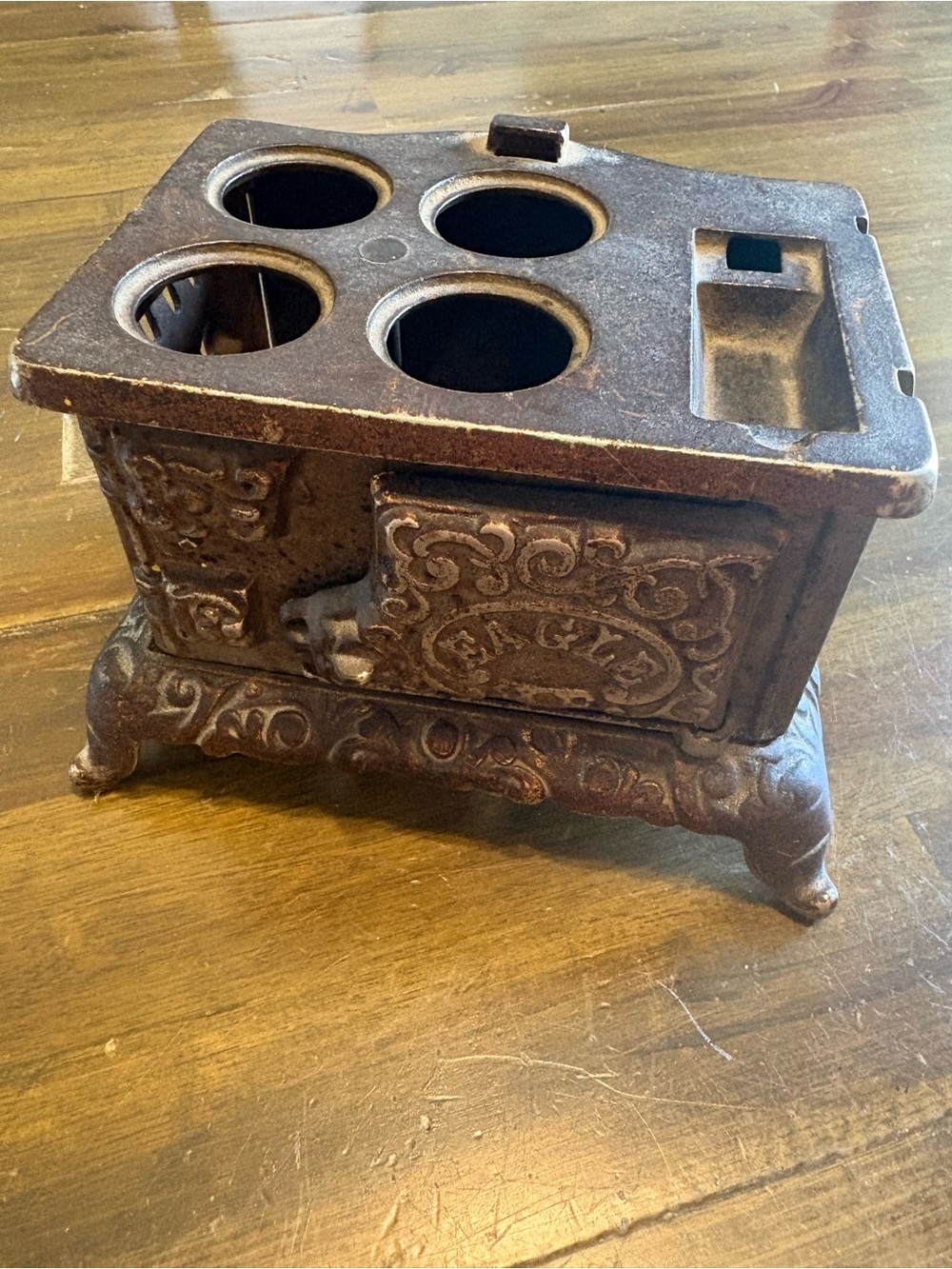 Antique Eagle Cast Iron Mini Stove Toy Salesman Sample Miniature Ornate Footed